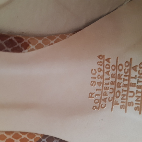 Shoes - Picture 4 of 5